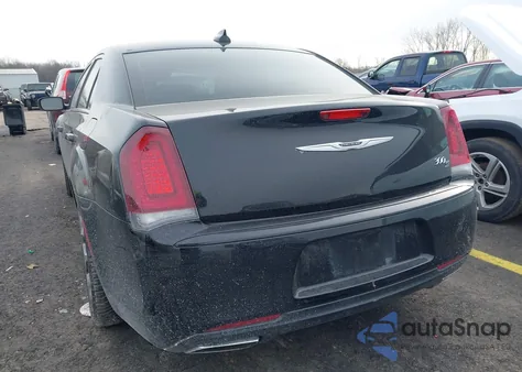 2016 Chrysler 300 300S z USA, uszkodzony, nr VIN 2C3CCABG4GH216819